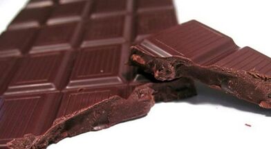 Dieta mono al cioccolato per perdere peso di 7 kg in una settimana